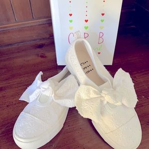 NEW CRB Girls' BLAIR Eyelet Slip-On Sneakers with Bows - Size 1 M - New in Box